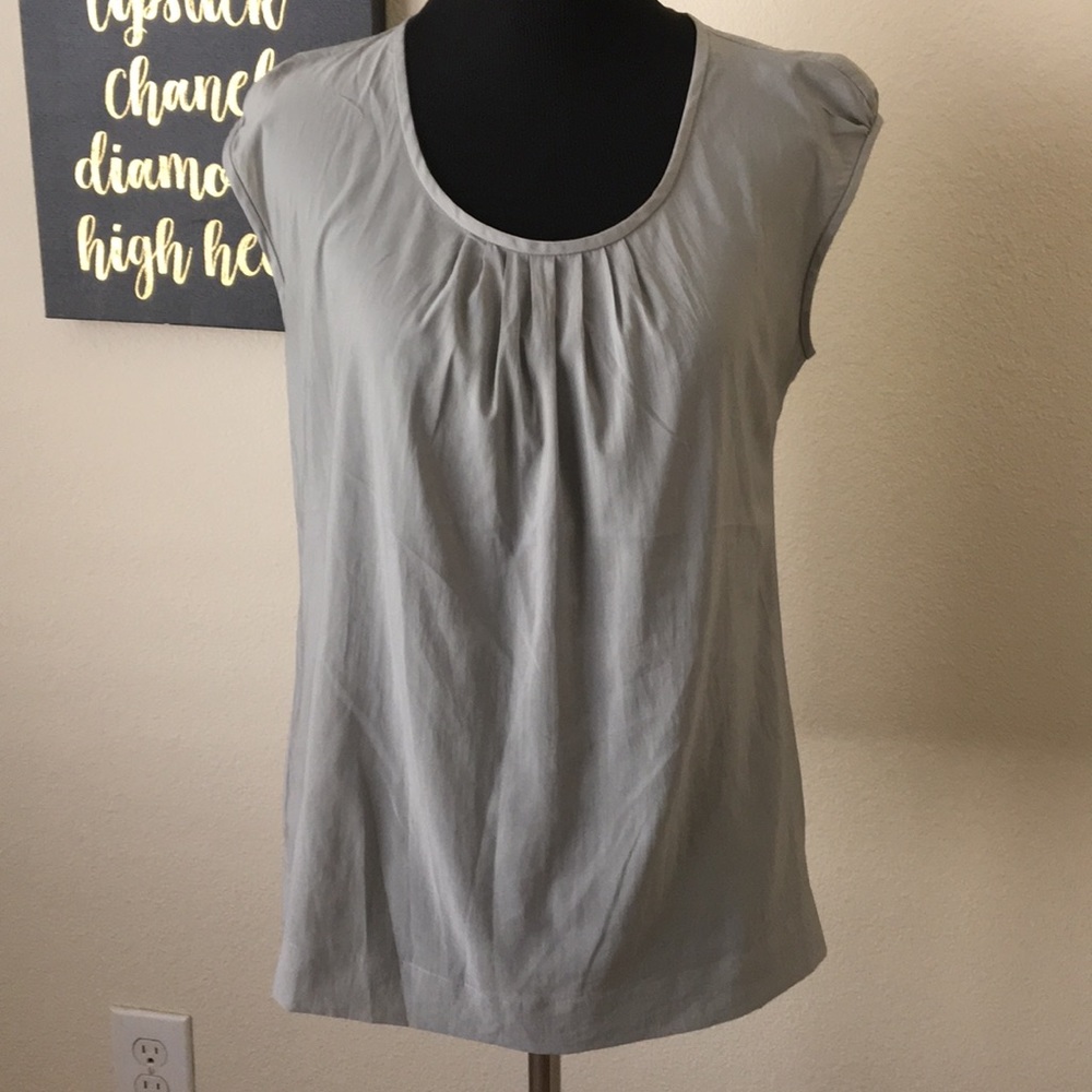 Thin airy top